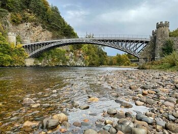 Warum alle Whiskybrennereien auf dem Wasser liegen